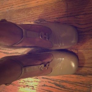 Chloe taupe (Yuta) heeled MARY JANE